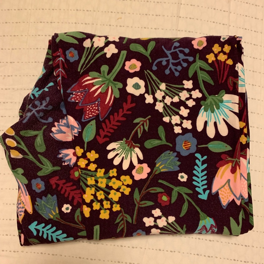 EUC Lularoe Leggings Size TC2